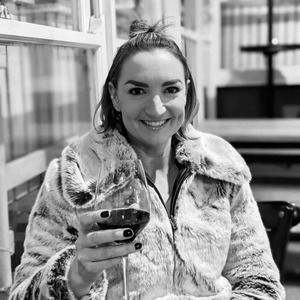 Meet your Posher, Caitlin